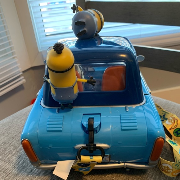 Universal Studios Despicable Me Minions car popcorn bucket - Picture 4 of 7